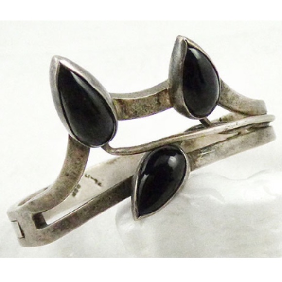 Gregorio Taxco Sterling Onyx Leaves Bracelet